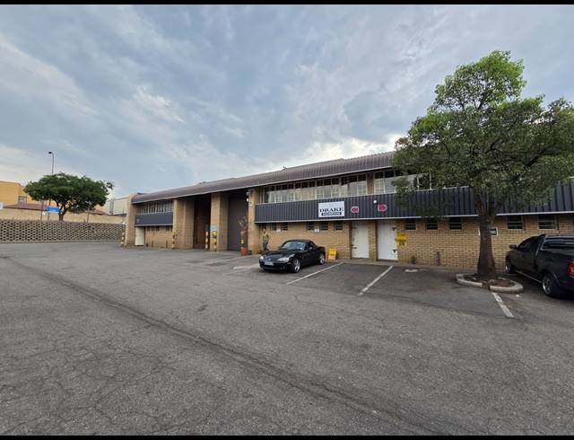 350M² WAREHOUSE TO LET IN MEADOWDALE
